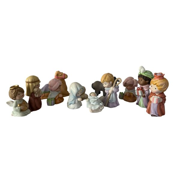 Heavenly Blessings Nativity Collection 11-Piece Set 1986-87 Avon - Picture 7 of 16